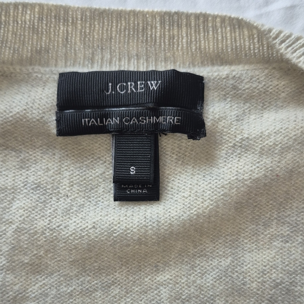 Women Striped V-Neck Sweater - Picture 2 of 6